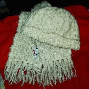 Y2K Roxy Beanie & Scarf Set